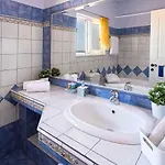 Nv Luxury Willa Kyparissia