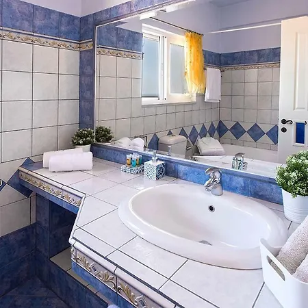 Nv Luxury Villa Kyparissia